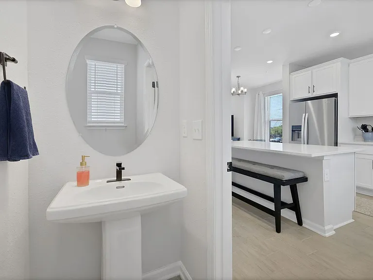 1096 Farwell St — Photo 16