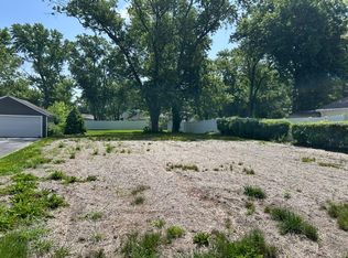 23 N Wabash Ave, Glenwood, IL 60425