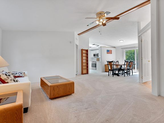 4th image of 625 SW 9th St Unit 28