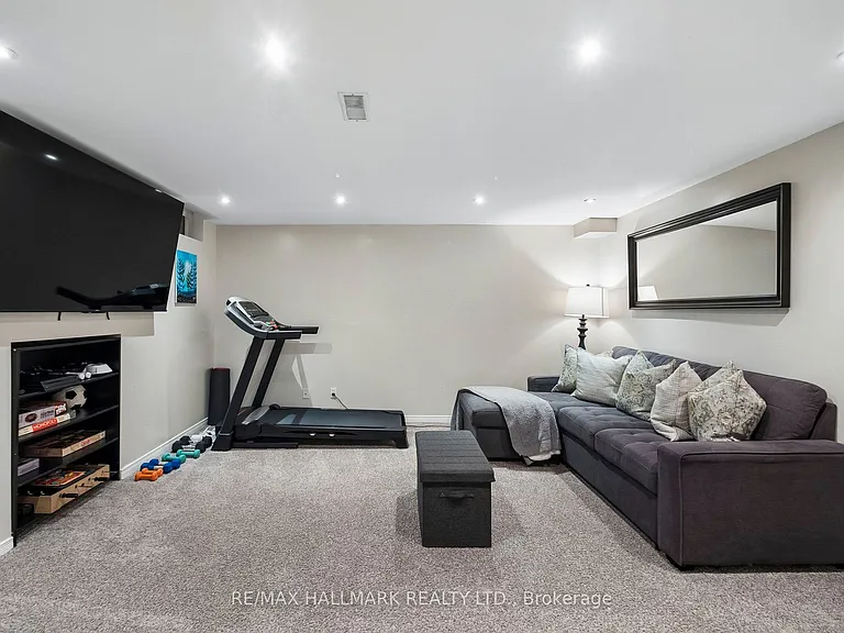 43 Nobbs Dr — Photo 40