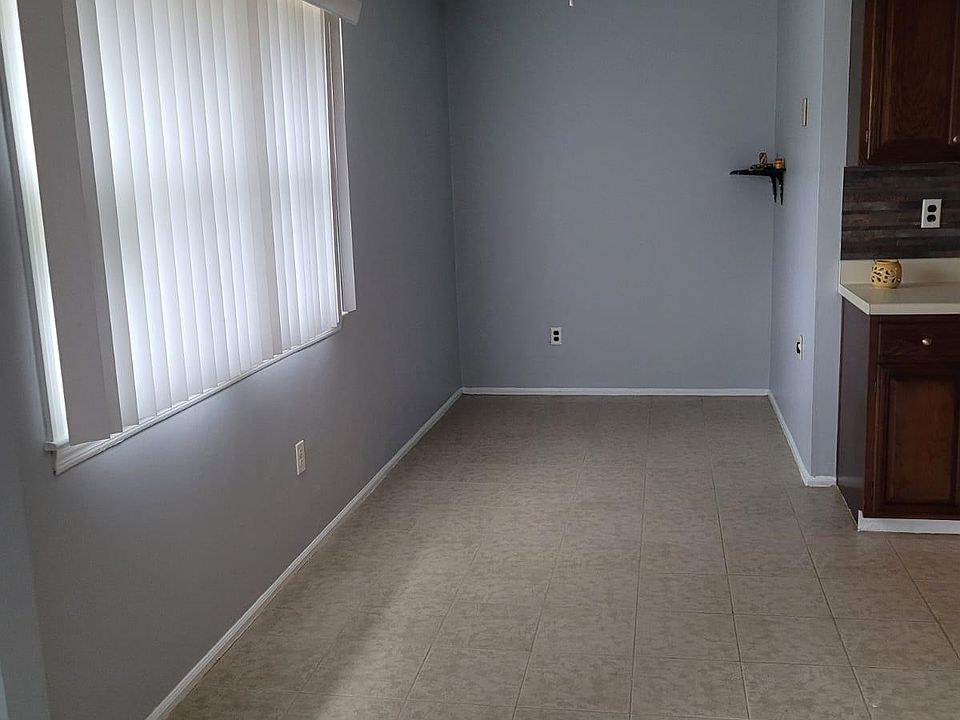 1st image of 514 Sharon Garden Ct #514