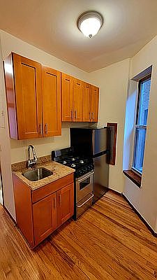 4th image of 157 E 99th St APT 12