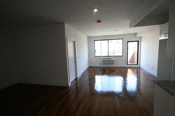 Rented by Makover Group Inc | media 4