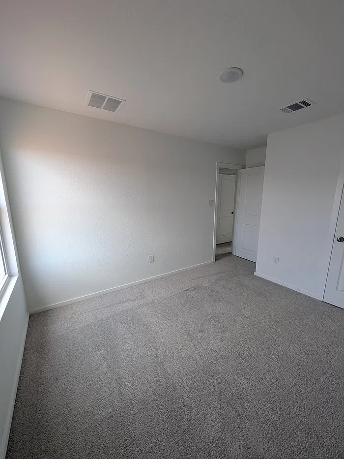4 bed, 2.0 bath, 1692 sqft, $1,590 — Photo 1