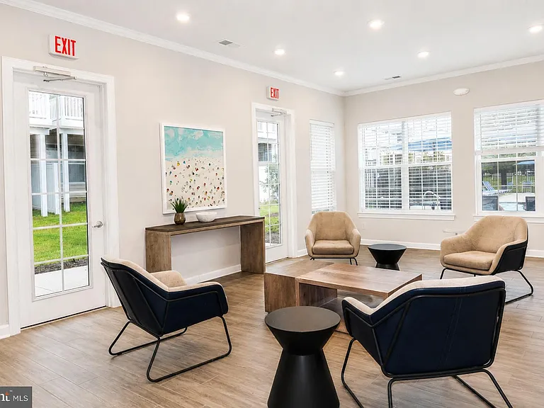 3927 Fair Ridge Dr #303 — Photo 37
