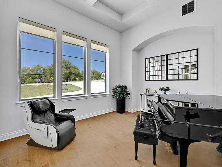 4809 Serene Hills Dr — Photo 13