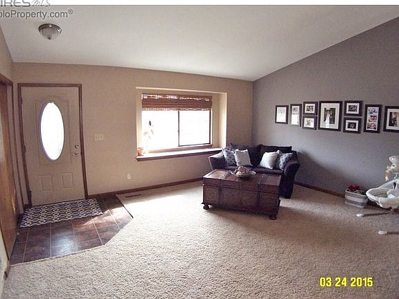Spacious living room