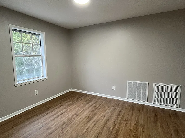 254 Lake Dr #6 — Photo 3