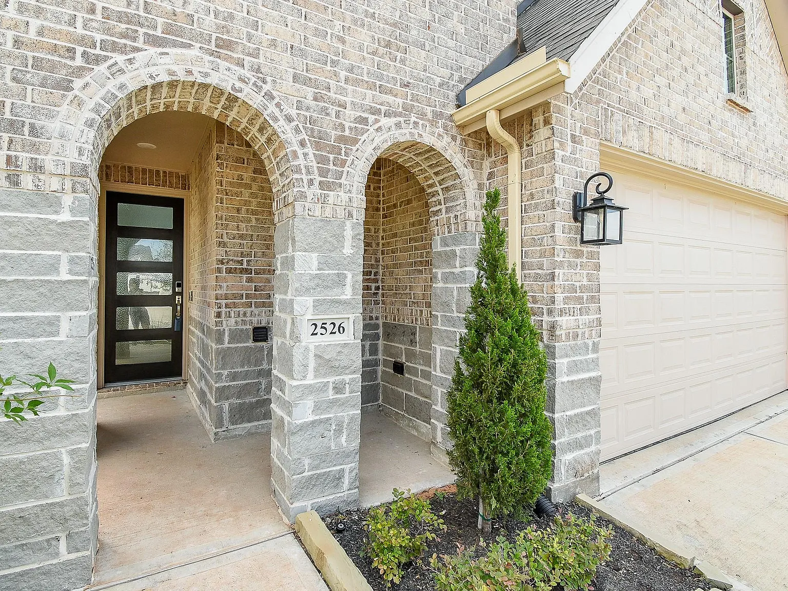 4 bed, 3.5 bath, 2403 sqft, $3,100 — Photo 3