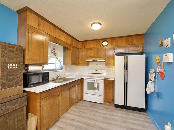 5th image of 4831 Treemont Cir NE