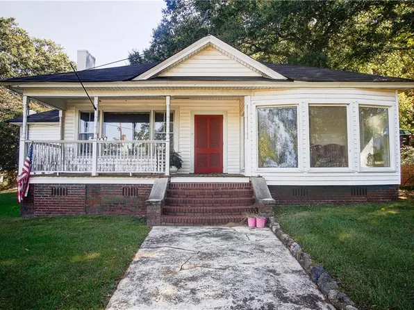7 N Hillcrest Dr SE, Lindale, GA 30147