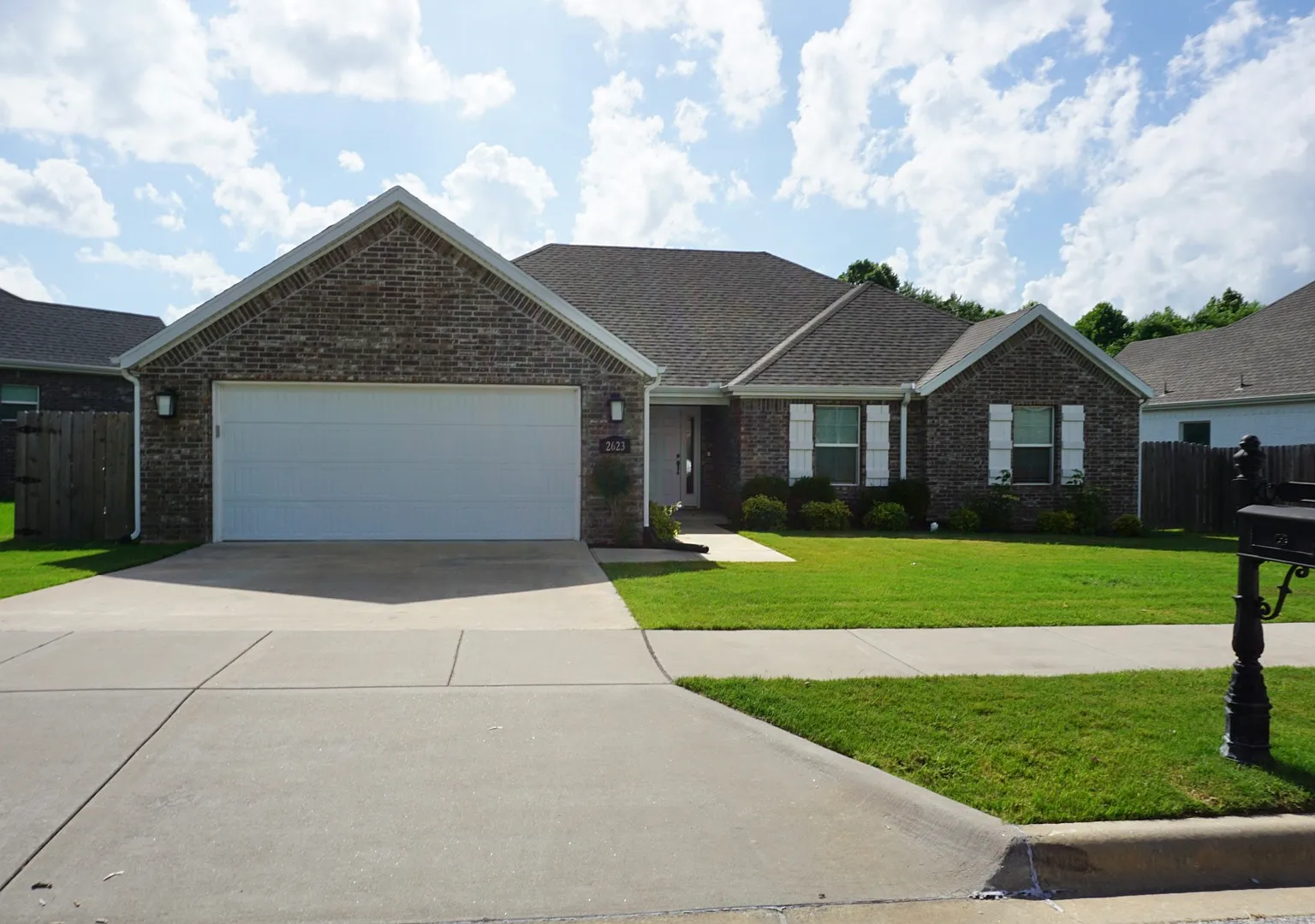 3 bed, 1822 sqft, $2,300 — Photo 1