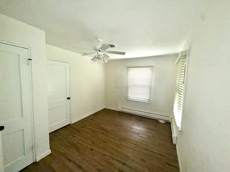 2332 48th St — Photo 9