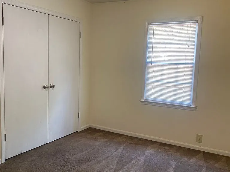 Jeffersonian Apartments — Photo 15