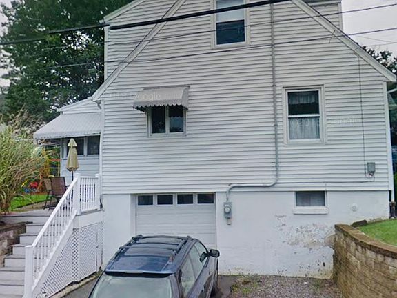 4th image of 1219 Woodlawn St