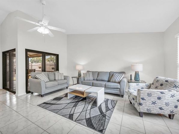 130 Sherwood Cir APT 14D
