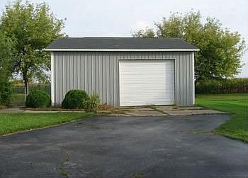 27x30 ft pole building with 12 ft ceiling