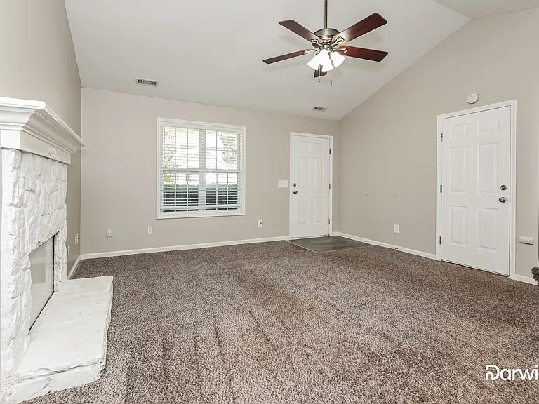 64 Maple Hill Dr — Photo 6