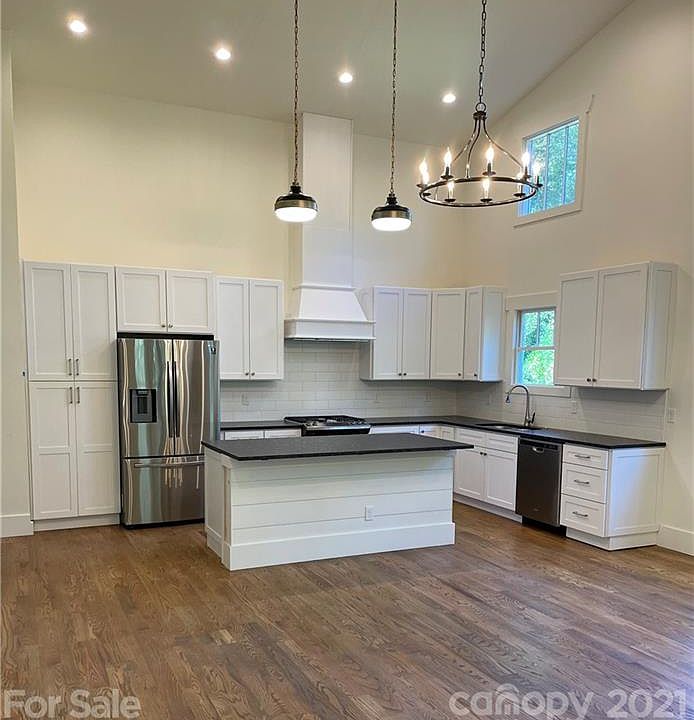2nd image of 83 Caledonia Rd #9