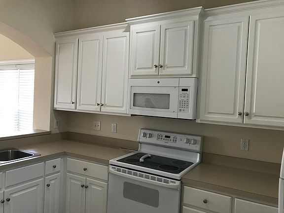 5th image of 1104 Crescent Meadows Dr APT A
