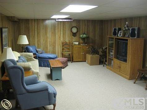 1003 Woods Lane 015-001.jpg
