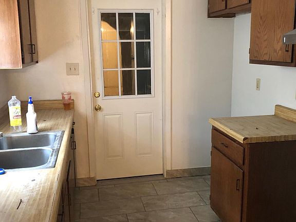 4th image of 9530 Valley Dale St