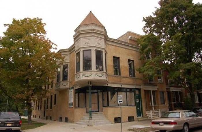 1st image of 3259 N Hoyne Ave #1E