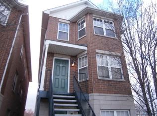 671 W Division St #C, Chicago, IL 60610