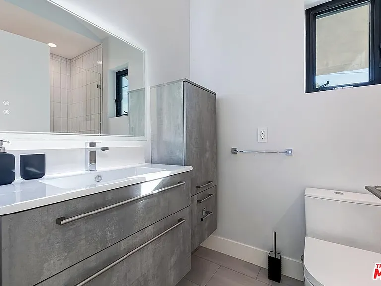 489 S Willaman Dr — Photo 45