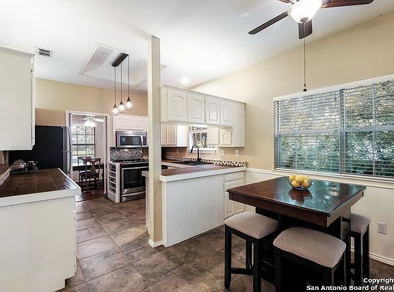 5th image of 113 Cibolo Crossing Dr