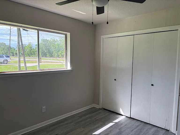 5890 Helbig Rd — Photo 23
