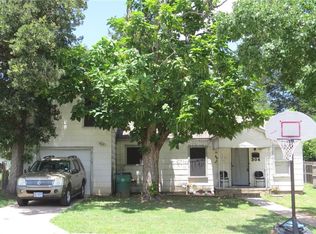 304 Charles St, Rockdale, TX 76567