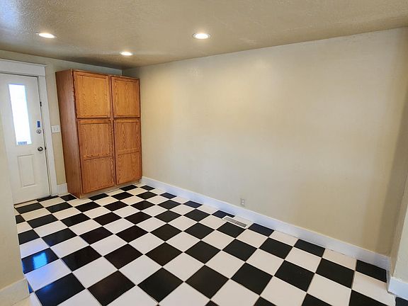 5th image of 1146 East St