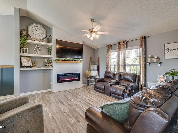 5th image of 104 Waverly Ct