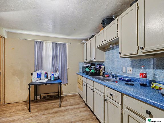 5th image of 4652 Redick Ave