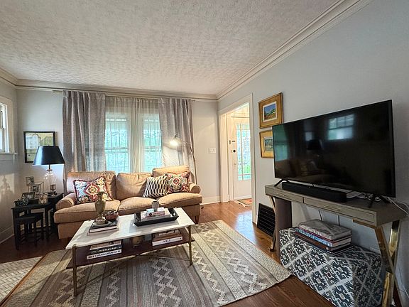 5th image of 4615 Fairmount Ave #A