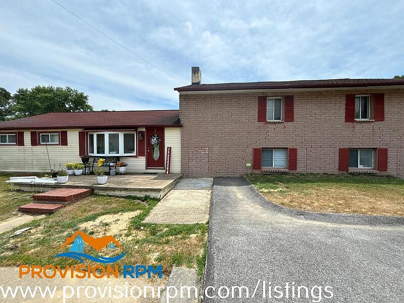 1st image of 701 Cecil Ave N APT 1