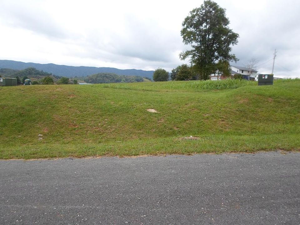 2nd image of 5 Ridge Dr