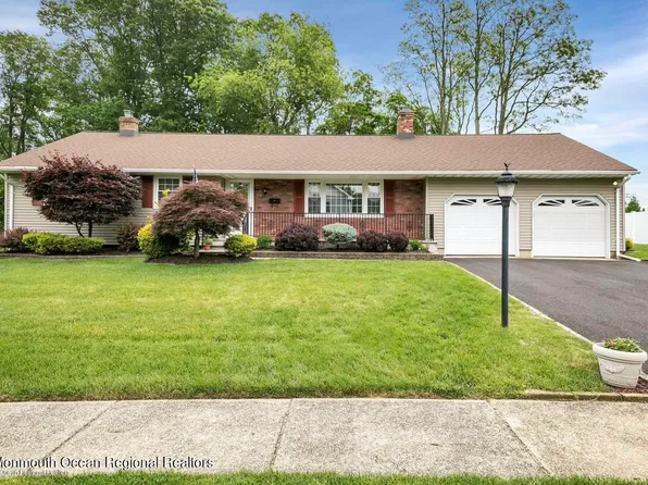 53 Heath Avenue, Oakhurst, NJ 07755