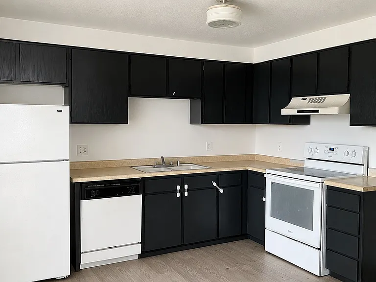909 Broadview Dr #B — Photo 1