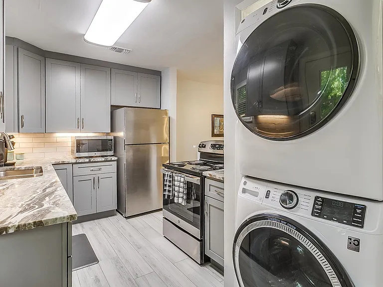 4704 Collinwood Ave — Photo 13