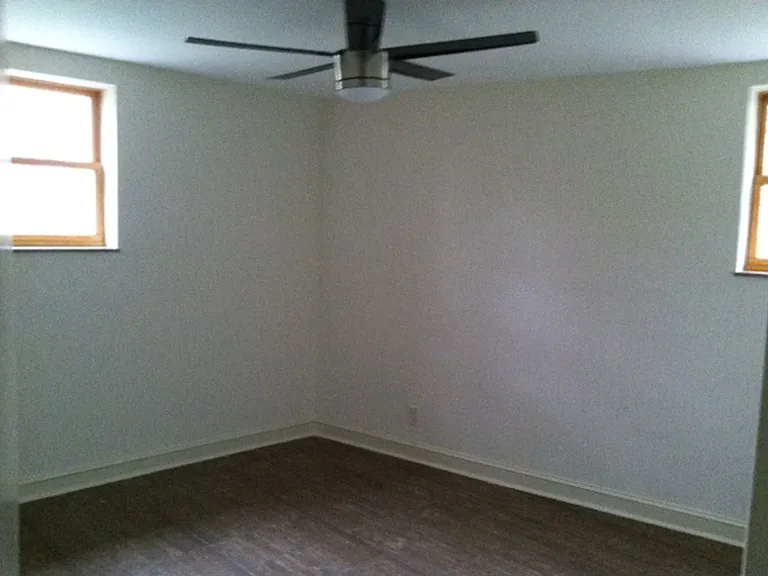 905 Delaware Apartments — Photo 26