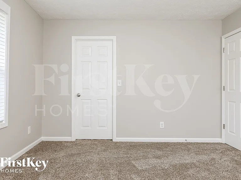 1213 Lakeview Cove Dr — Photo 11