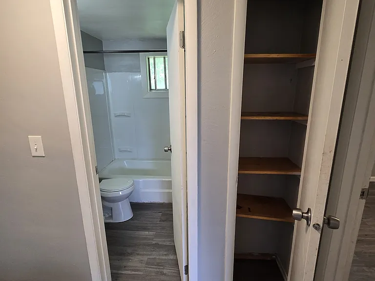 2103 Vantine St — Photo 4