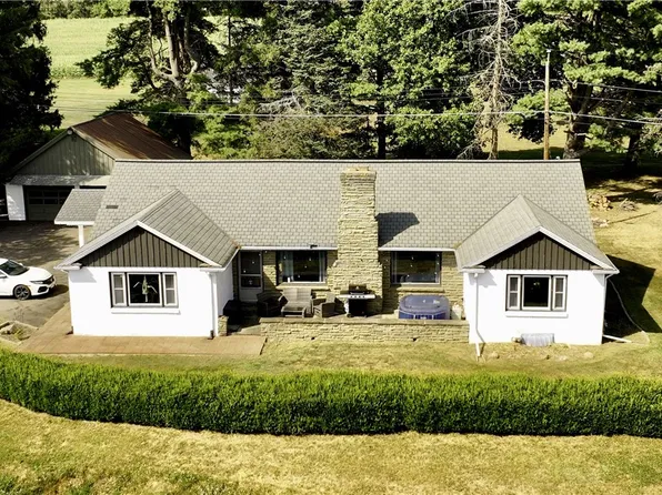 10 Fairlawn Dr, Horseheads, NY 14845