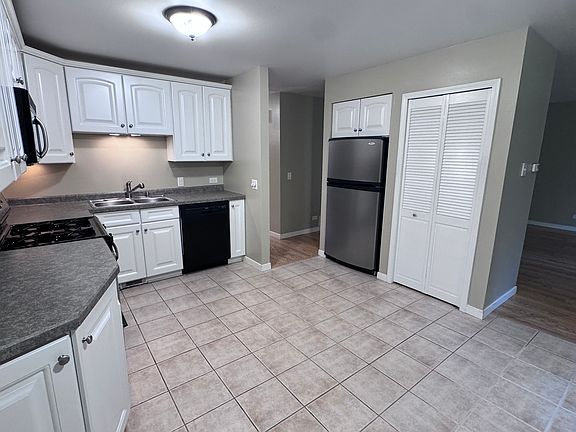 4th image of 408 Heine Ave #408