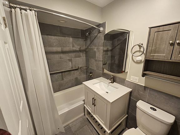 4th image of 4218 Oakton St #1
