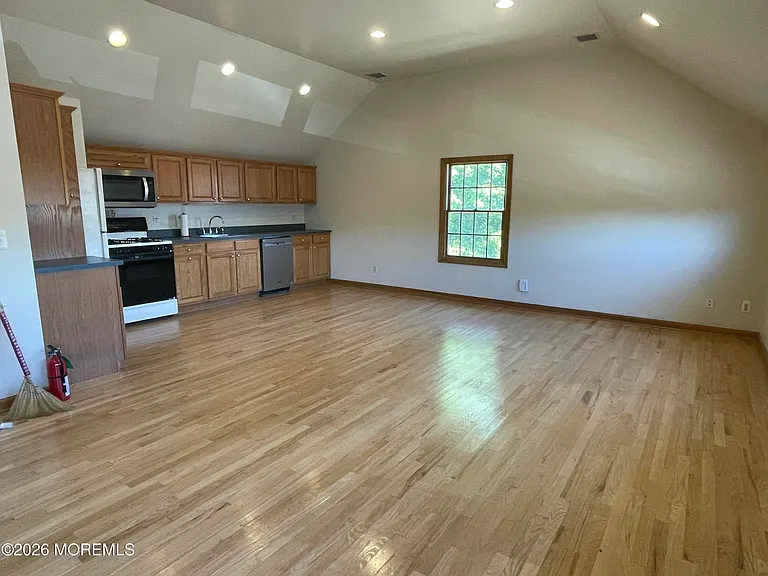 111 Brighton Ave #2 — Photo 8
