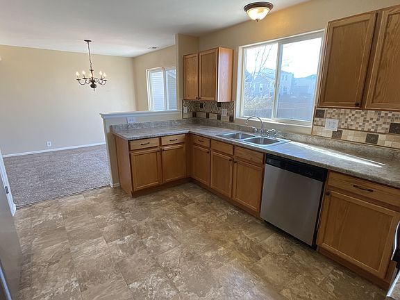 8414_silver_glen_c_04152022