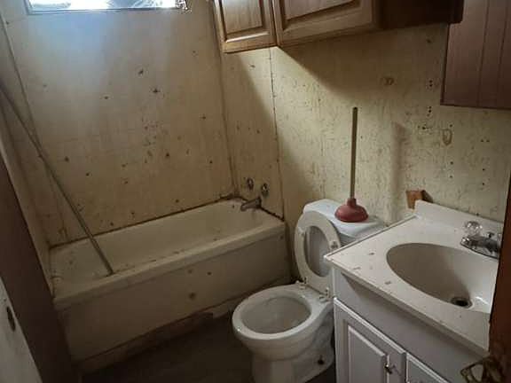 4th image of 126 Spruce Ln #23